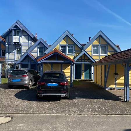 Leuchtturmblick Hafendorf