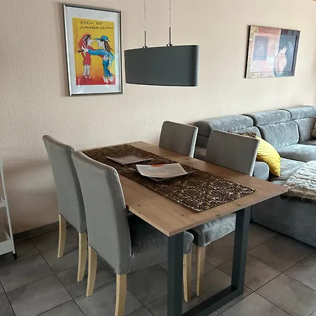 Leuchtturmblick Hafendorf راينزبرج