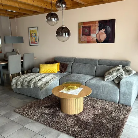 Leuchtturmblick Hafendorf