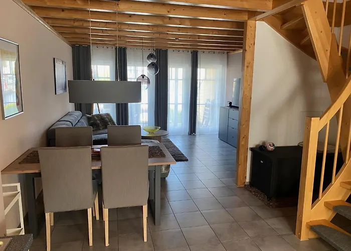 Leuchtturmblick Hafendorf *