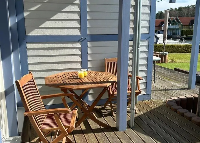 Leuchtturmblick Hafendorf